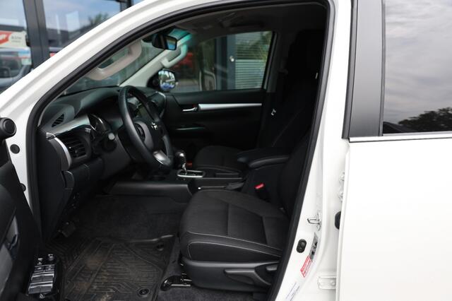 Toyota HI-LUX 2.4 D-4D DUBBEL CABIN PROFESSIONAL 2 ZITS 4WD VAN