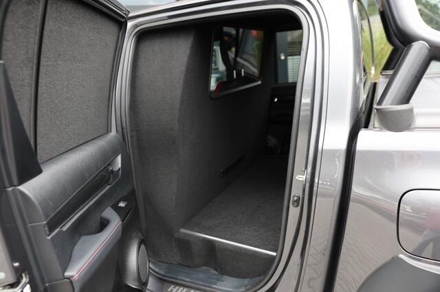 Toyota HI-LUX 2.8 D-4D DUBBEL CABIN GR SPORT A/T 2 ZITS 4WD VAN