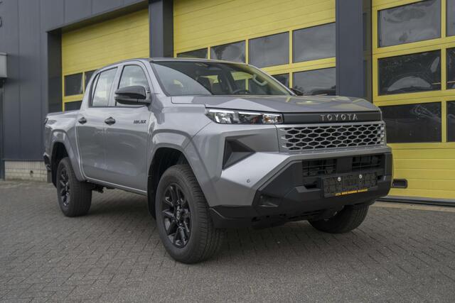 Toyota HI-LUX Hilux 2.8 D-4D MHEV Double Cab Auto 4WD 18 Inch