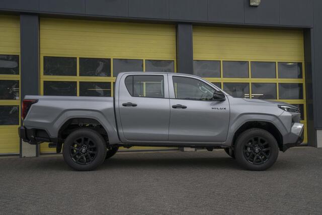 Toyota HI-LUX Hilux 2.8 D-4D MHEV Double Cab Auto 4WD 18 Inch