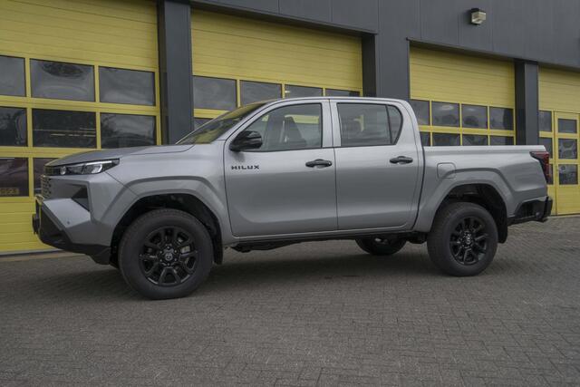 Toyota HI-LUX Hilux 2.8 D-4D MHEV Double Cab Auto 4WD 18 Inch