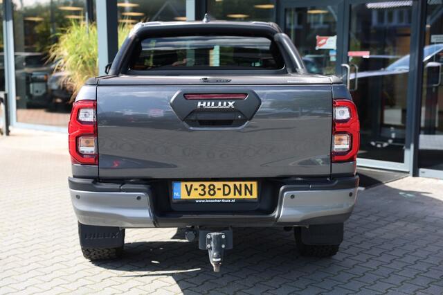 Toyota HI-LUX 2.8 D-4D X-TRA CAB INVINCIBLE A/T 4WD VAN