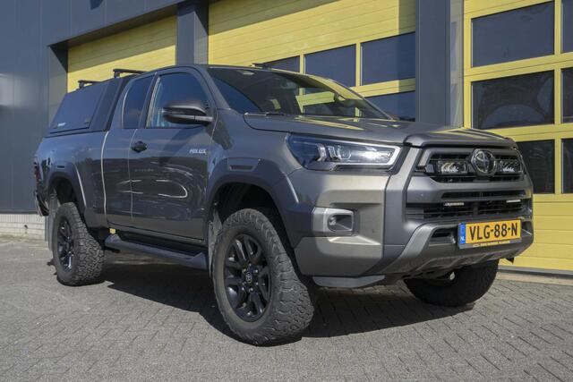 Toyota HI-LUX HiLux 2.8 D-4D Xtra Cab Invincible