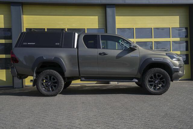 Toyota HI-LUX HiLux 2.8 D-4D Xtra Cab Invincible