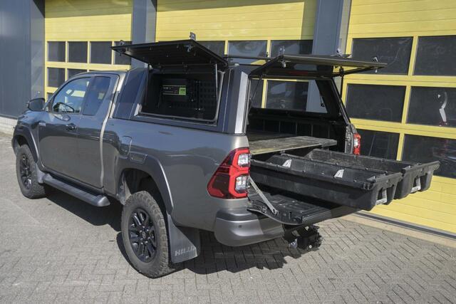 Toyota HI-LUX HiLux 2.8 D-4D Xtra Cab Invincible