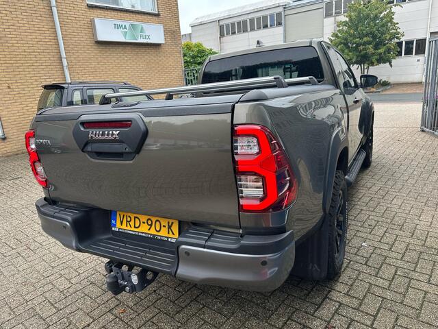 Toyota HI-LUX HiLux 2.8 D-4D XC Invinc.
