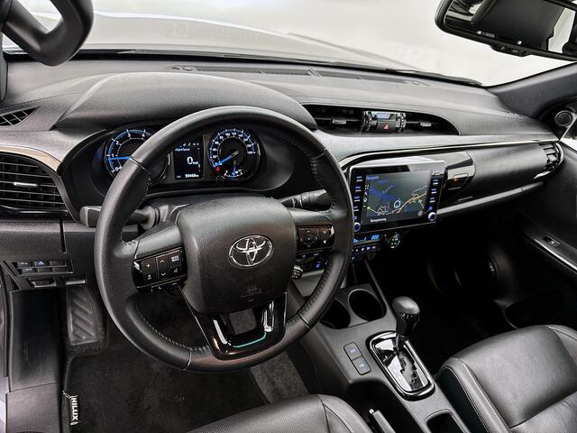 Toyota HI-LUX HiLux 2.8 D-4D Xtra Cab Invincible Leder Trekhaak 3.5t Navigatie Treeplanken Camera