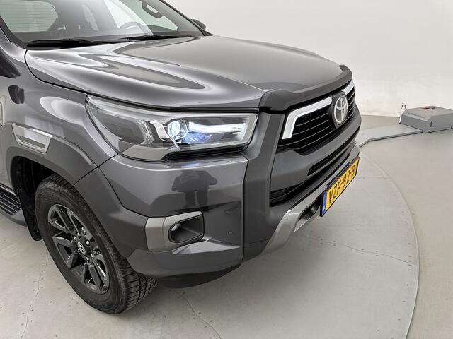 Toyota HI-LUX HiLux 2.8 D-4D Xtra Cab Invincible Leder Trekhaak 3.5t Navigatie Treeplanken Camera