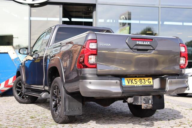 Toyota HI-LUX HiLux 2.8 D-4D Xtra Cab Invincible, sperdifferentieel, Euro 6, Trekhaak, Treeplanken, Climate control.