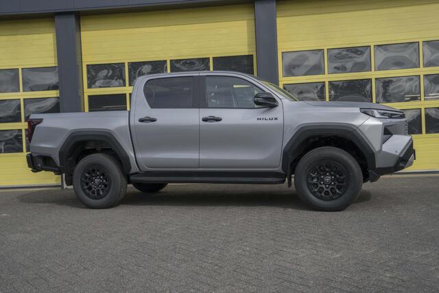 Toyota HI-LUX HiLux 2.8 D-4D MHEV Double Cab Auto 4WD Comfort