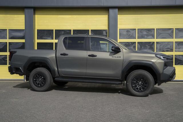 Toyota HI-LUX HiLux 2.8 D-4D MHEV Double Cab Auto 4WD Comfort – foto 2