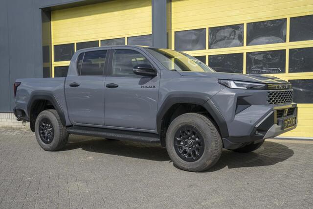 Toyota HI-LUX HiLux 2.8 D-4D MHEV Double Cab Auto 4WD Comfort – foto 2