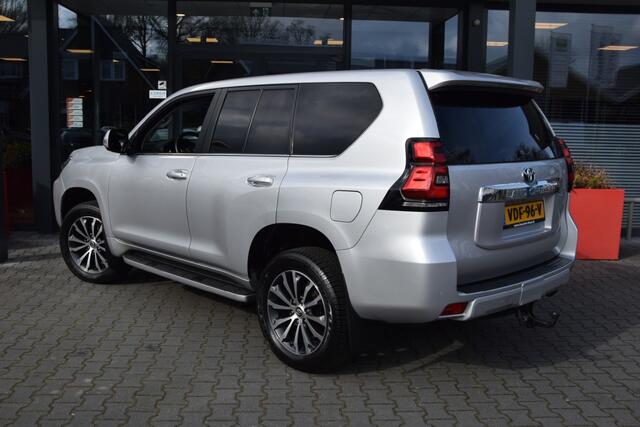 Toyota LAND CRUISER 150 2.8 D-4D 5DRS PROFESSIONAL A/T VAN