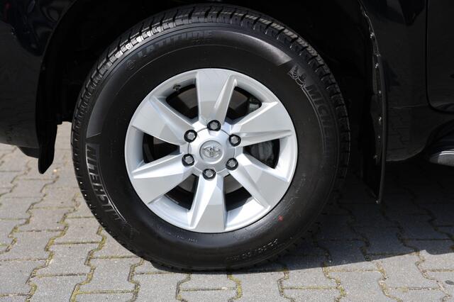 Toyota LAND CRUISER 150 2.8 D-4D 5DRS CHALLENGER A/T VAN