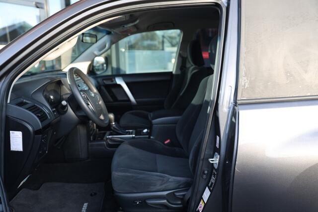 Toyota LAND CRUISER 150 2.8 D-4D 3DRS COMFORT A/T VAN