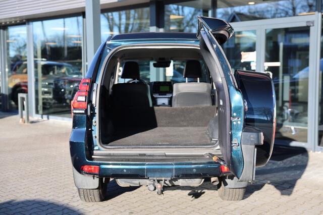 Toyota LAND CRUISER 150 2.8 D-4D 3DRS PROFESSIONAL A/T VAN