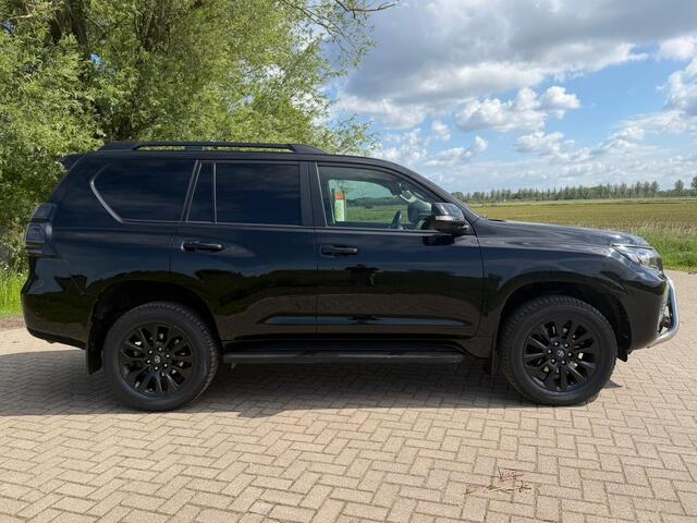 Toyota LAND CRUISER 150 2.8 D-4D-F Professional Window Van