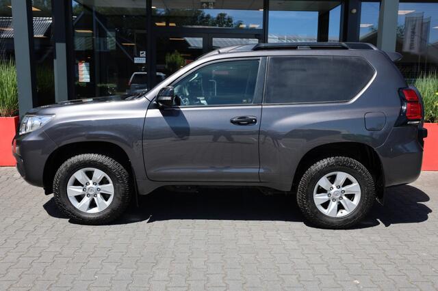 Toyota LAND CRUISER 150 2.8 D-4D 3DRS COMFORT A/T VAN