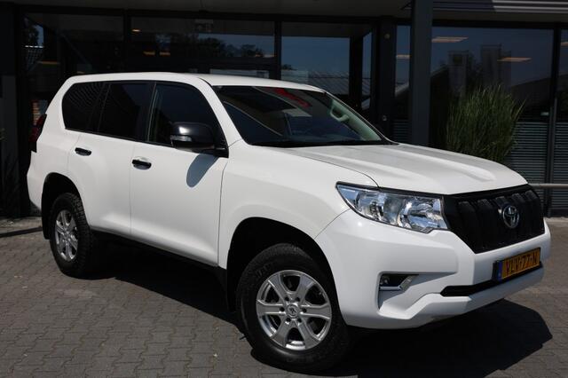 Toyota LAND CRUISER 150 2.8 D-4D 5DRS COMFORT A/T VAN
