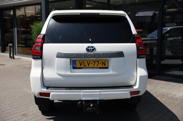 Toyota LAND CRUISER 150 2.8 D-4D 5DRS COMFORT A/T VAN