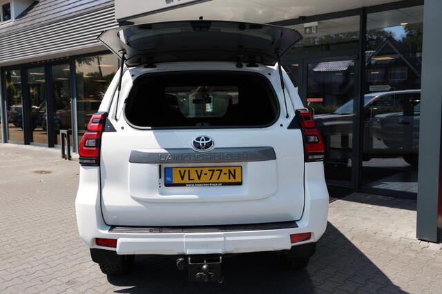 Toyota LAND CRUISER 150 2.8 D-4D 5DRS COMFORT A/T VAN