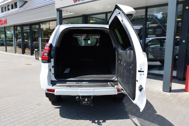 Toyota LAND CRUISER 150 2.8 D-4D 5DRS COMFORT A/T VAN
