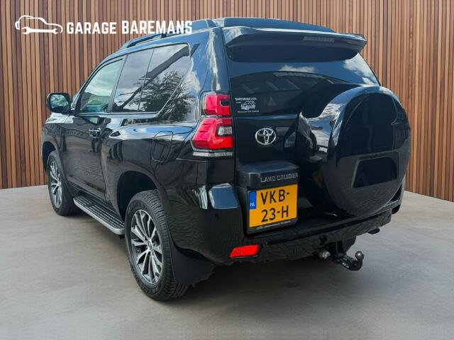 Toyota LAND CRUISER 150 2.8 D-4D-F Professional High Roof Blind Van 204PK LEDER ETC