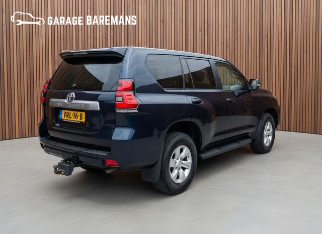 Toyota LAND CRUISER 150 2.8 D-4D-F Challenger Window Van 204 PK
