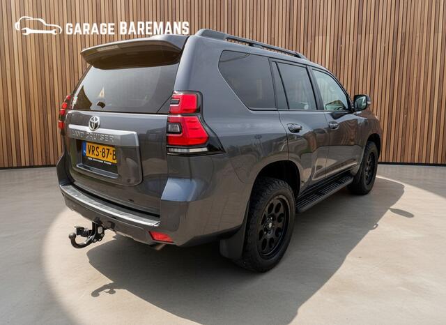 Toyota LAND CRUISER 150 2.8 D-4D-F Challenger Window Van