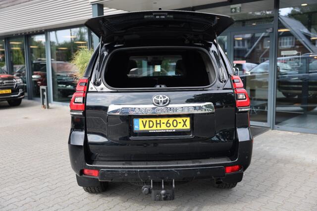 Toyota LAND CRUISER 150 2.8 D-4D 5DRS EXECUTIVE A/T VAN