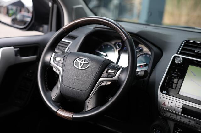 Toyota LAND CRUISER 150 2.8 D-4D 5DRS EXECUTIVE A/T VAN