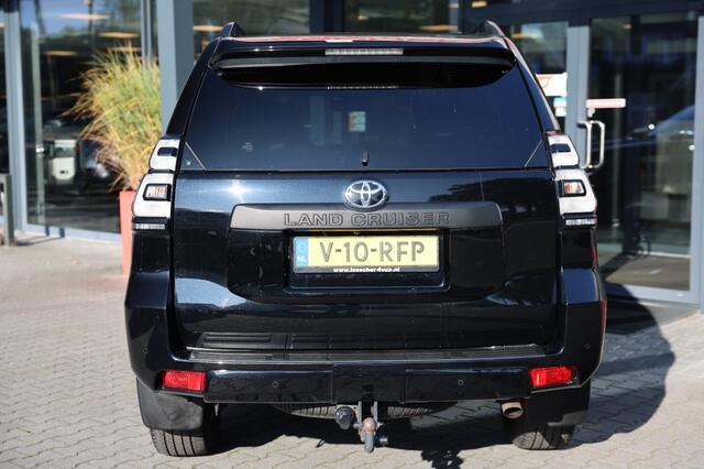 Toyota LAND CRUISER 150 2.8 D-4D 5DRS BLACK EDITION A/T VAN