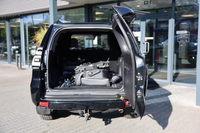 Toyota LAND CRUISER 150 2.8 D-4D 5DRS BLACK EDITION A/T VAN
