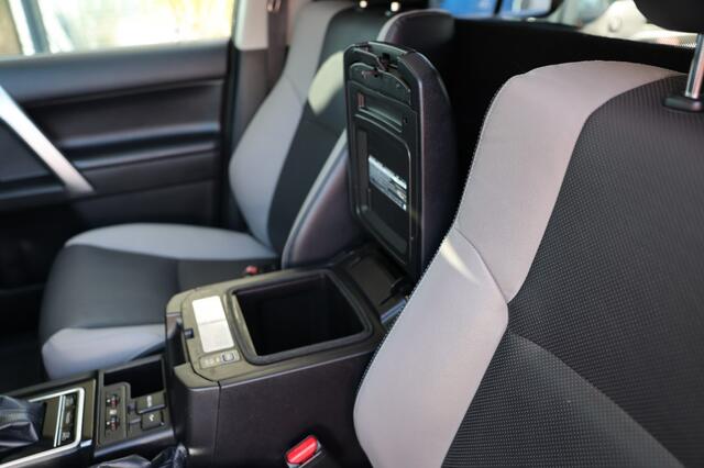 Toyota LAND CRUISER 150 2.8 D-4D 5DRS BLACK EDITION A/T VAN