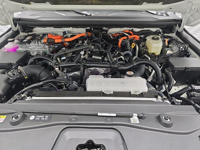 Toyota LAND CRUISER 2024 = 1958 = PETROL HYBRID CO2 = 209 gram