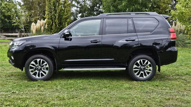 Toyota LAND CRUISER 2.8 D-4D Professional Blind VAN