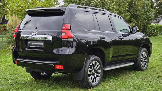 Toyota LAND CRUISER 2.8 D-4D Professional Blind VAN