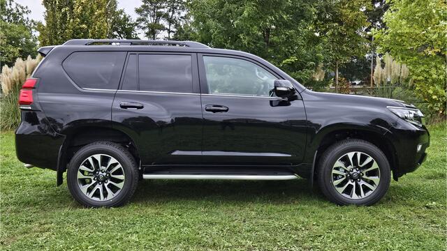 Toyota LAND CRUISER 2.8 D-4D Professional Blind VAN