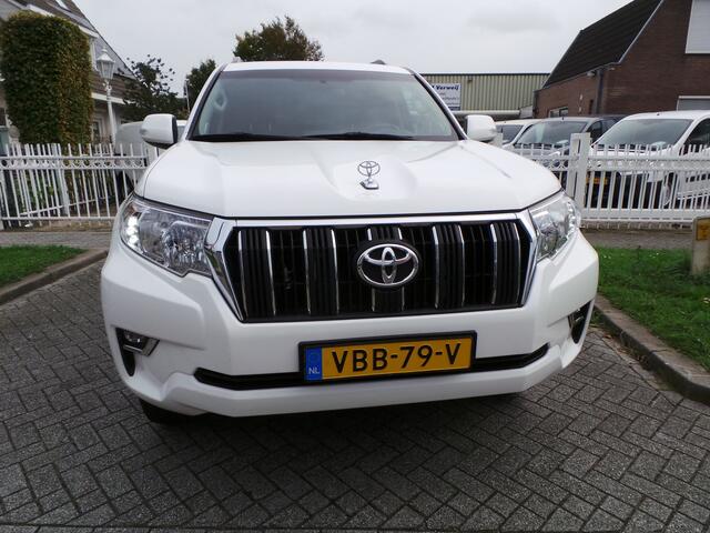 Toyota LAND CRUISER 2.8 D-4D-F Comfort High Roof Window Van Airco,Cruise,Navi,camera,Pdc,Trekhaak 3000kg trekken