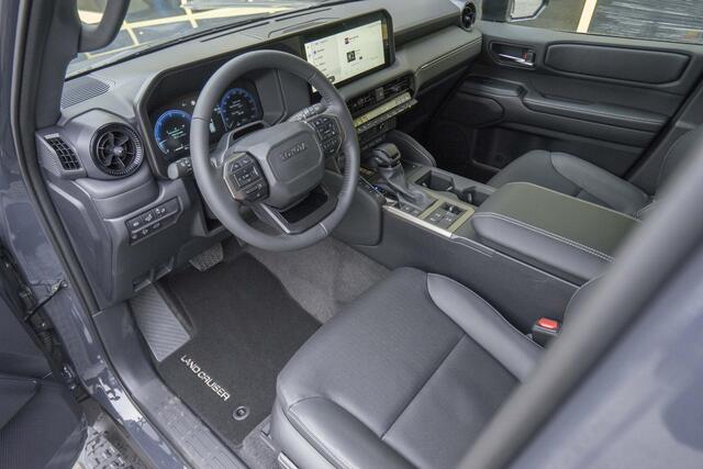 Toyota LAND CRUISER 2.8 D-4D Executive