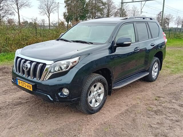 Toyota LAND CRUISER 2.8 D-4D-F SX Window Van