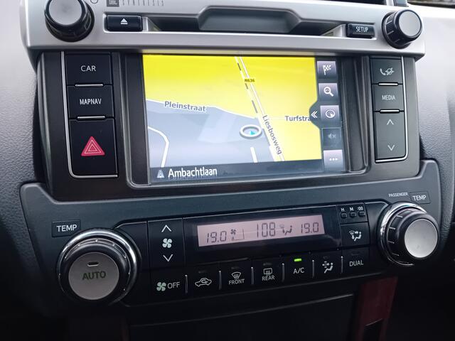 Toyota LAND CRUISER 2.8 D-4D-F SX Window Van