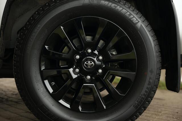 Toyota LAND CRUISER 2.8 D-4D Executive TEC Edition