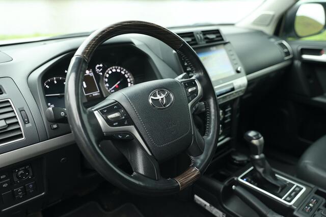 Toyota LAND CRUISER 2.8 D-4D Executive TEC Edition
