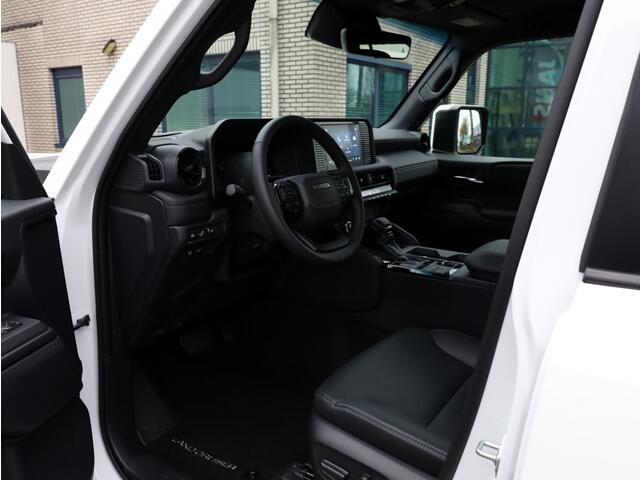 Toyota LAND CRUISER 2.8 D-4D Blind Van Navigator | Leder | Stoelventilatie/verwarmin