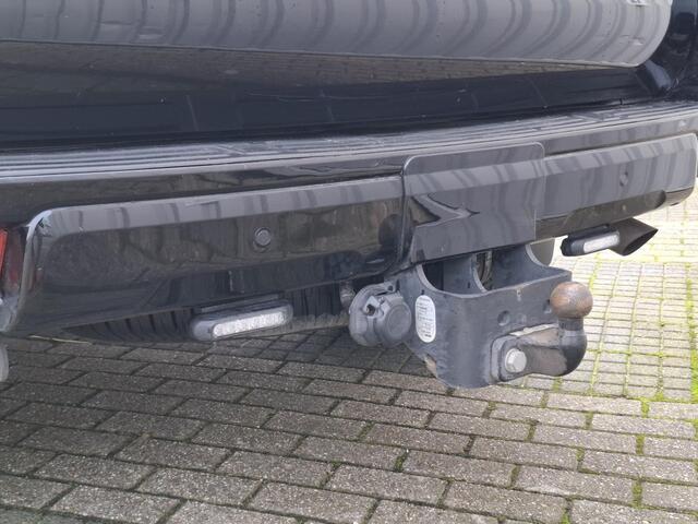 Toyota LAND CRUISER 2.8 D-4D-F Executive Window Van