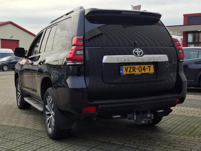 Toyota LAND CRUISER 2.8 D-4D-F Executive Window Van