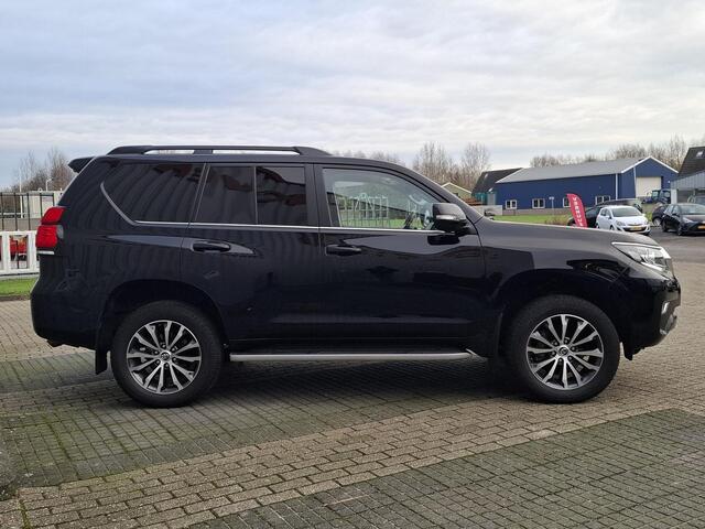 Toyota LAND CRUISER 2.8 D-4D-F Executive Window Van