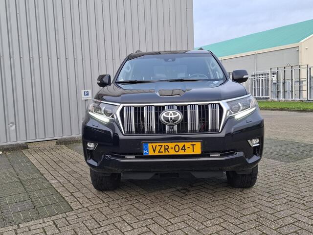 Toyota LAND CRUISER 2.8 D-4D-F Executive Window Van