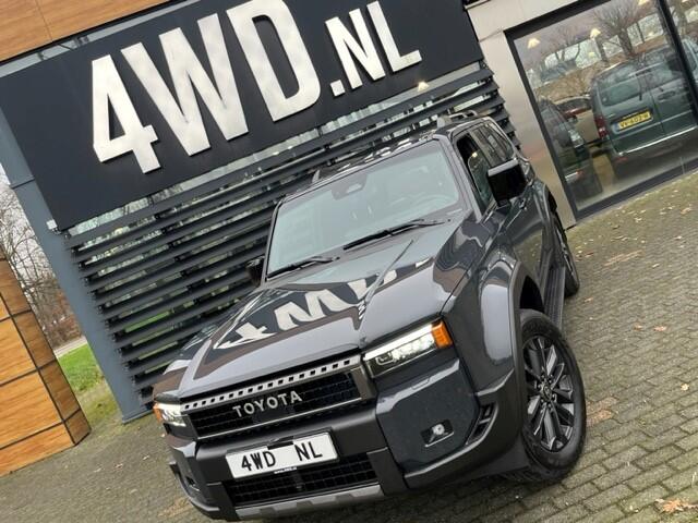 Toyota LAND CRUISER 250 2.8 D-4D AUT 4WD EXEC SWVAN BPM VRIJ 2024 LEDER NAVI FULL OPT ¤ 92450 EXCL NIEUWSTE MODEL FISCAAL VOORDELIG .